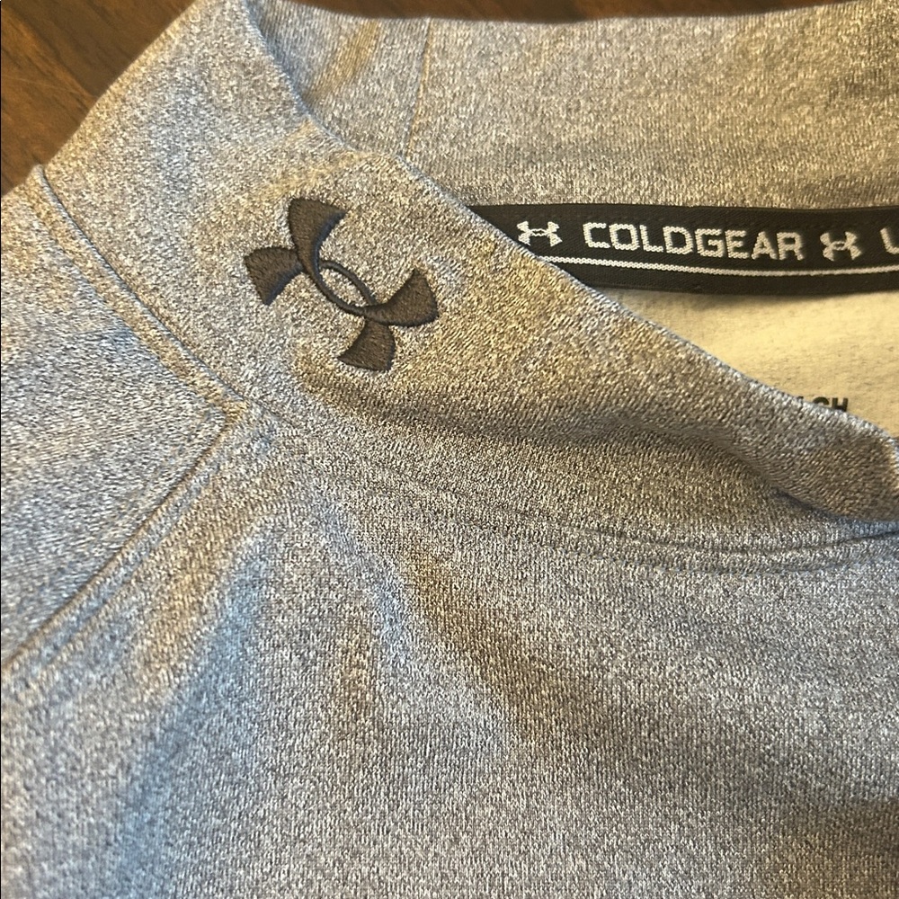 Under Armour Women Neck T-Shirt, Charcoal Light Heather Small New - Picture 7 of 7
